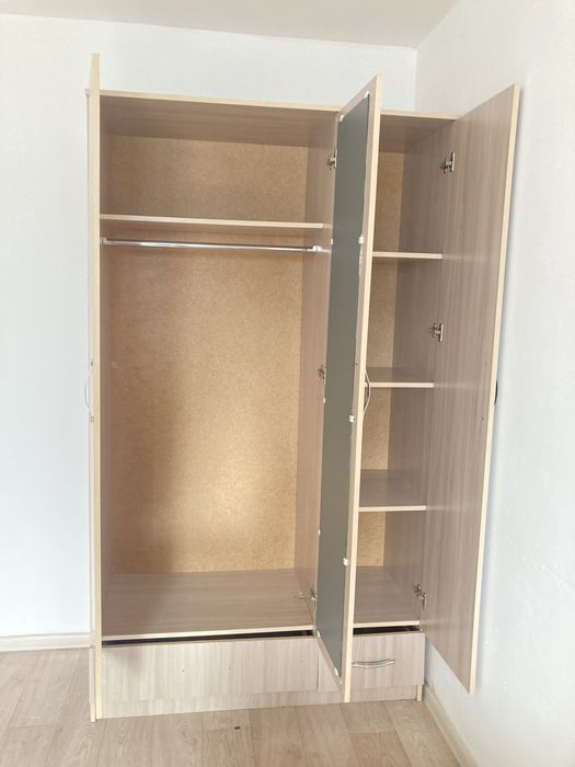 Двухдверный шкаф