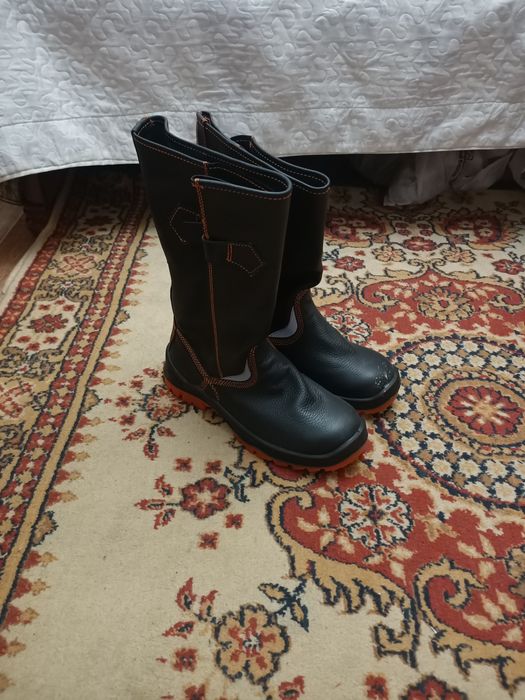Продается сапоги