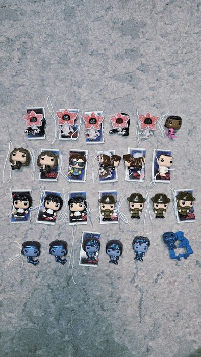 Киндер джой Очень странные дела