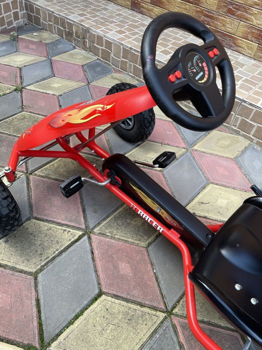 Kart Ferbedo cu pedale aproape nou