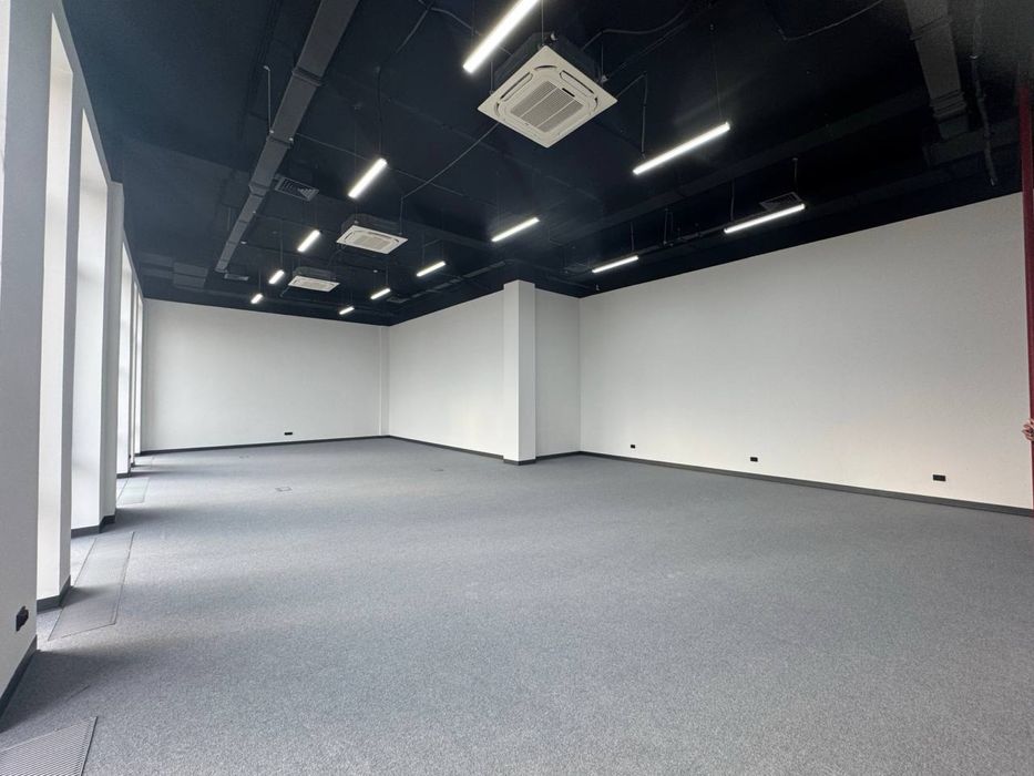 Аренда 450 м2 в новом бизнес центре офисного помещения