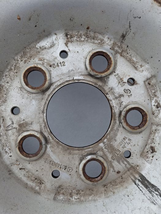 Vănd cauciucuri cu jenți  Sprinter