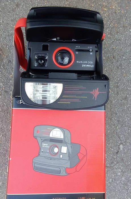 Фотоапарат за моментни снимки Polaroid 600 Extreme
