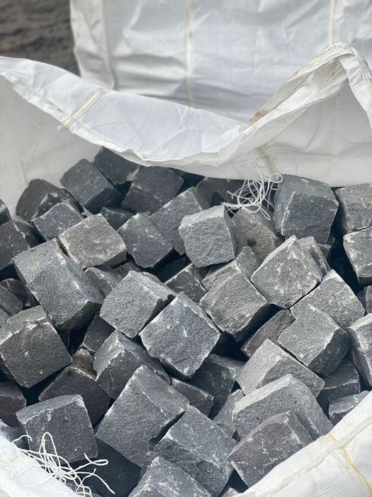 Piatra cubica naturala pentru trafic greu, 10/10 oferim transport