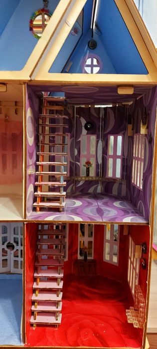 Кукольный домик .