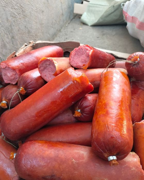 Итке және мысыққа колбаса сосикалар