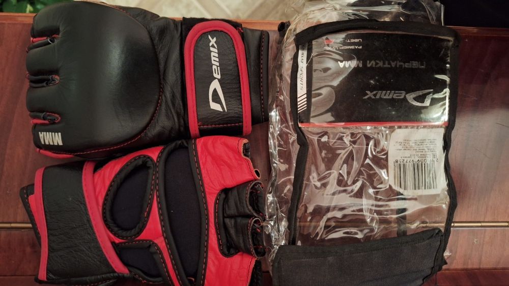 Перчатки для MMA