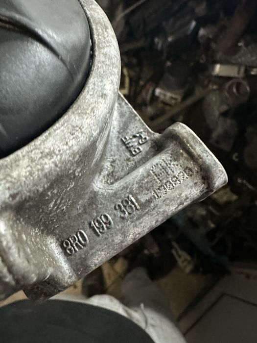 Tampon suport motor Audi A5 8T 2.7 TDI 2.0 TDI A4 B8 2.0 TDI 8R0199381