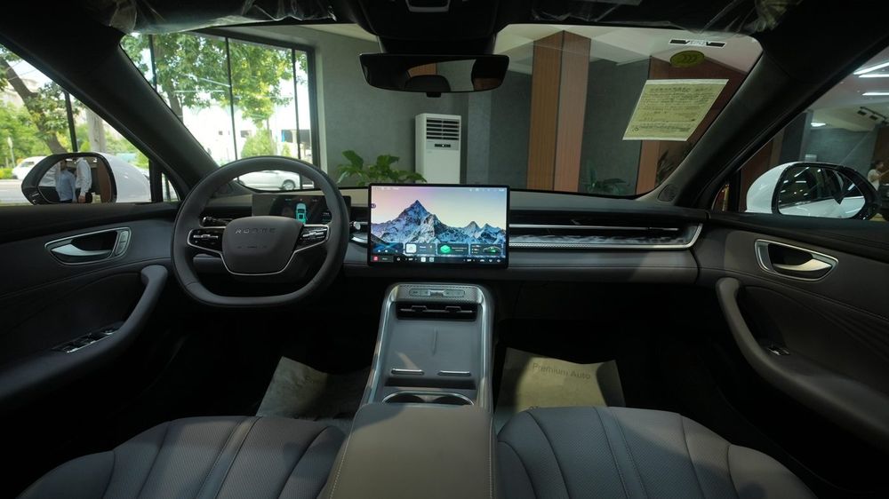 Roewe 7 bo'lib to'lashga: boshlang'ich 52.6 mln, 60 oygacha