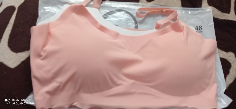 Бюстгальтер  топик