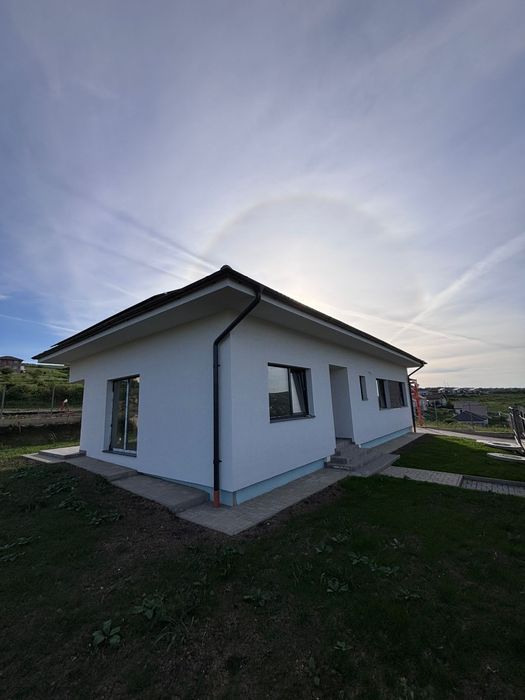 Persoana fizica vand casa unifamiliala Parter intrare Chinteni 170mp