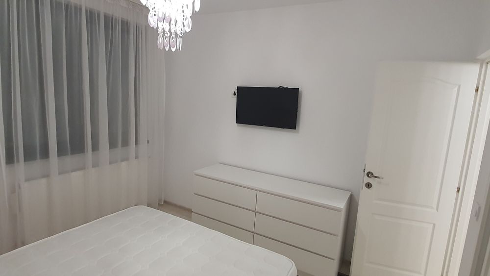 Proprietar inchiriez apartament , loc parcare, plus gradina, 2 camere