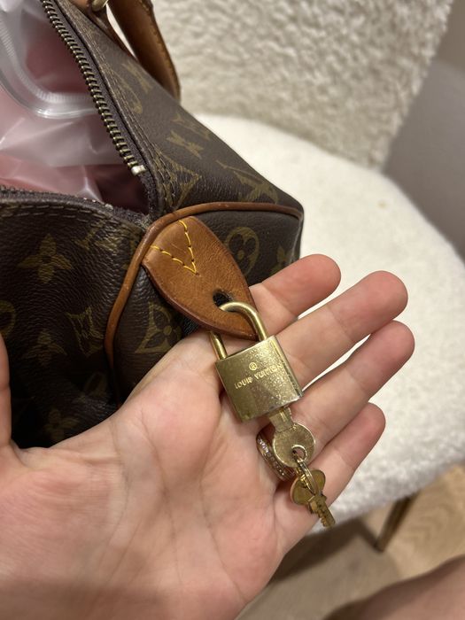 Louis Vuitton speedy 30