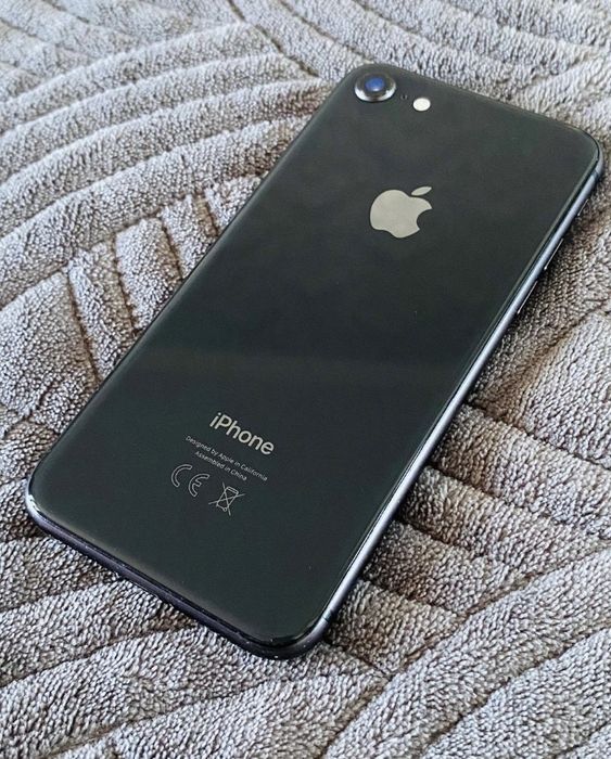 iPhone 8 на 64 ГИ