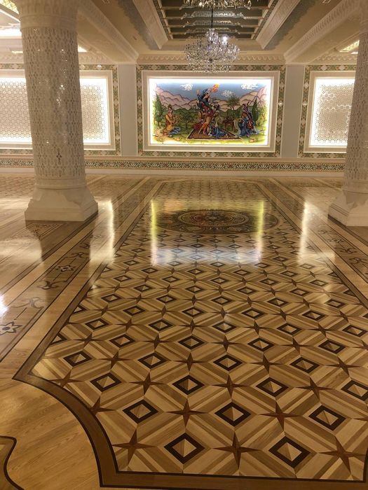 Паркет. Инженерная доска. Лестницы и все из дерево.