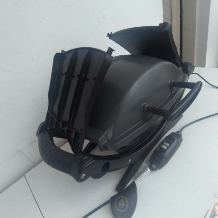 Електрическо барбекю WEBER Q140 мощност 2200W
Масивен корпус от лят алуминий