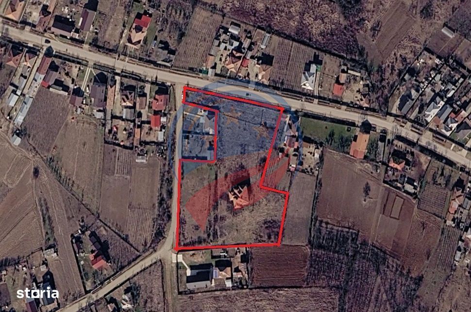 Teren  8 227 mp + Casa demolabila de vanzare in Filiasi -  Fratostita