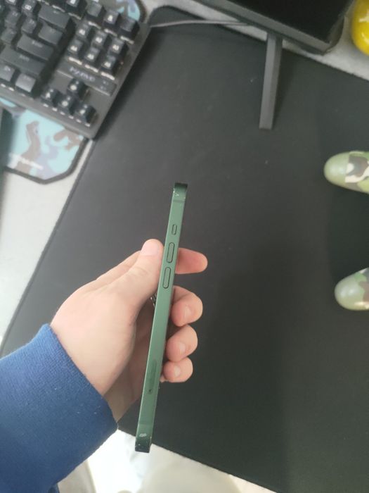 Iphone 13 128gb,cumparat acuma un an jumate