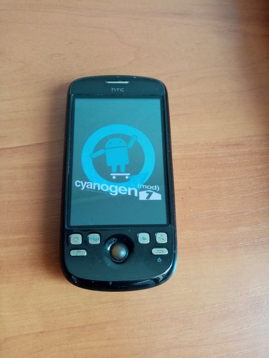 HTC Magic Android Смартфон 2009 г. пълен комплект с кожен калъф