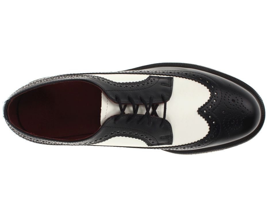 Туфли британского бренда Dr. Martens