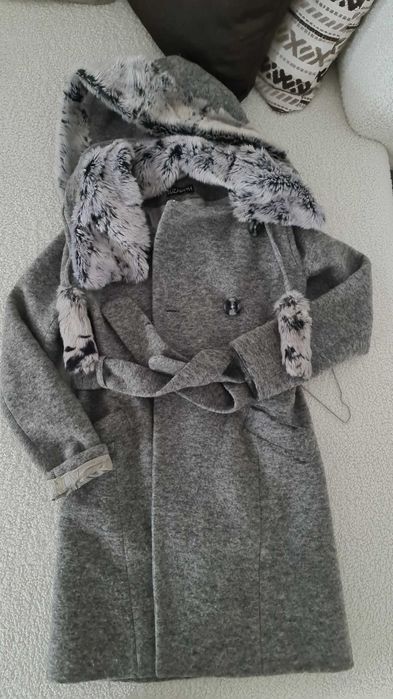 Подарявам блузи, обувки и други