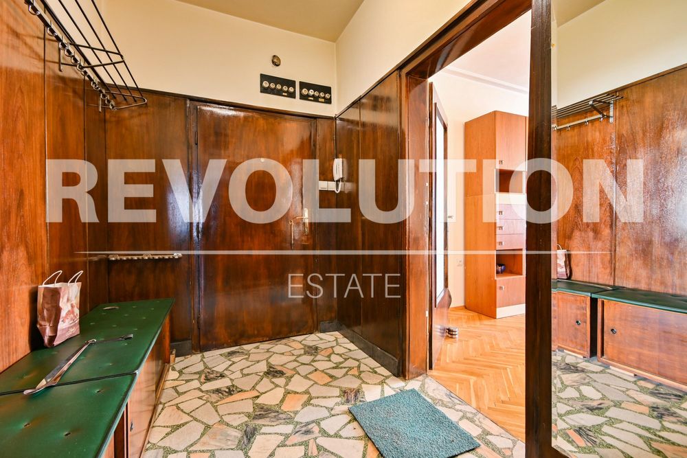 Дава се под наем Тристаен апартамент в София, Център - 135 кв.м за 1100 € - Снимка #13