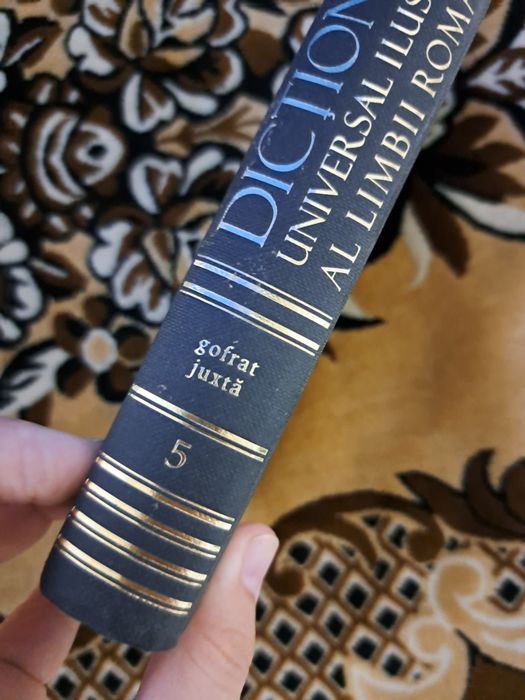 Dicționare universale ilustrate ale limbii române de la Editura Litera