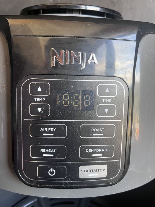 Air Fryer Ninja  без следи от употреба