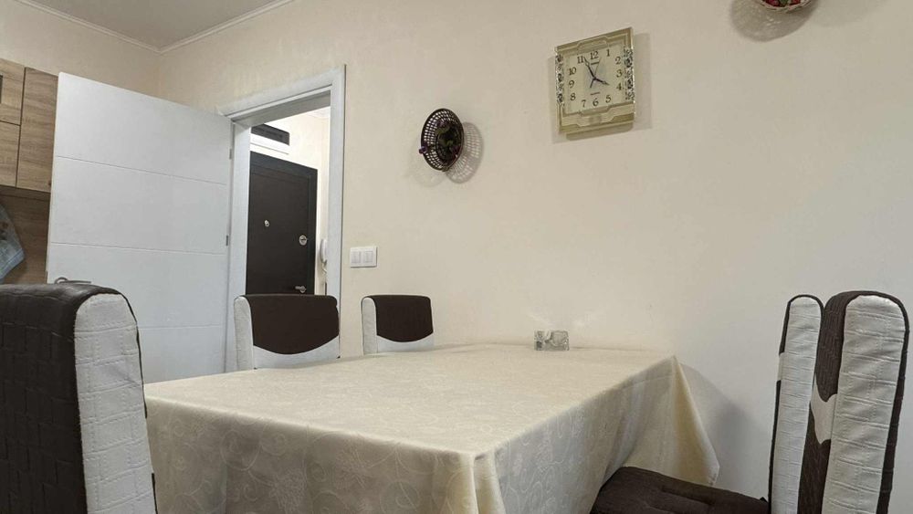 Дава се под наем Двустаен апартамент в Бургас, Лазур - 68 кв.м за 448.8 € - Снимка #3