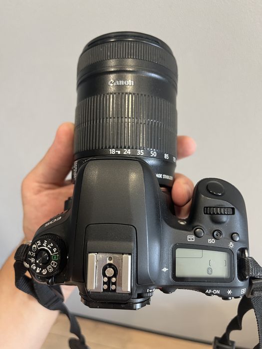 Canon 77d продам