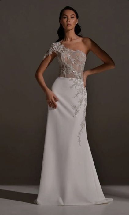 Платье в светлых тонах