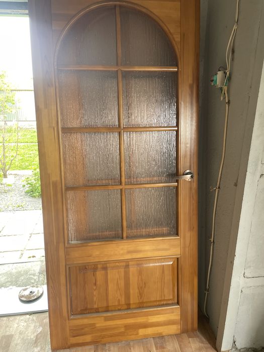Продам дверьное полотно- 2 штуки