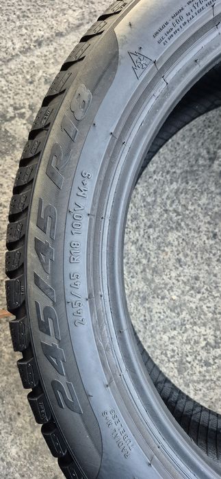 4 anvelope iarna RFT  Pirelli,fata 245/45/18,spate 275/40/18.Pret/buc.