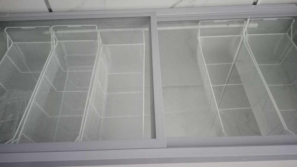 Продам витринные морозильник