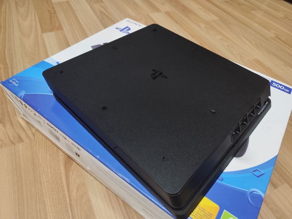 Ps4 slim+15 jocuri+2 controllere