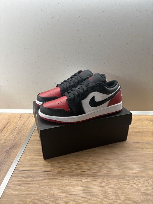 Jordan 1 low Bred toe