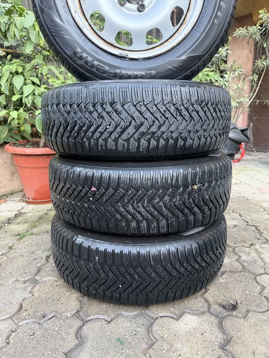 Roti Jante cu anvelope iarna Dacia Duster 215/65 R16