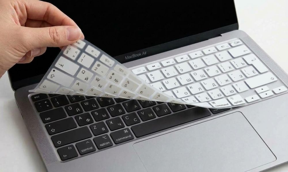 Защитная накладка на MacBook