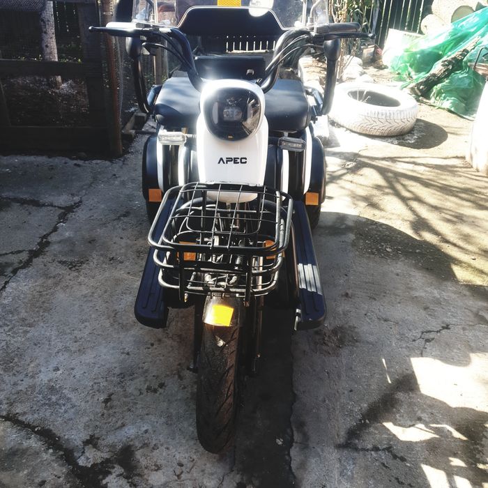 Triciclu electric.