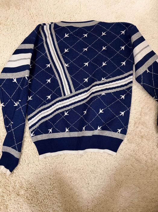 Пуловер Chanel син