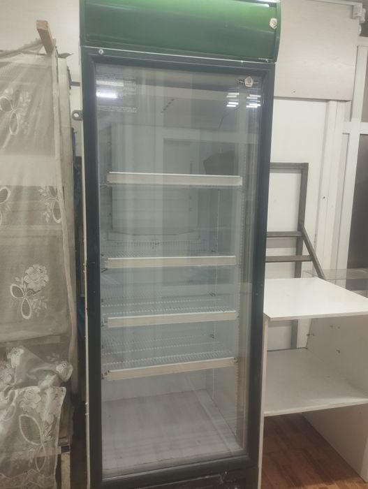 Холодильник вертикальный