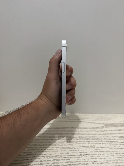 Iphone 16e 128гб Идеал 94% емкость