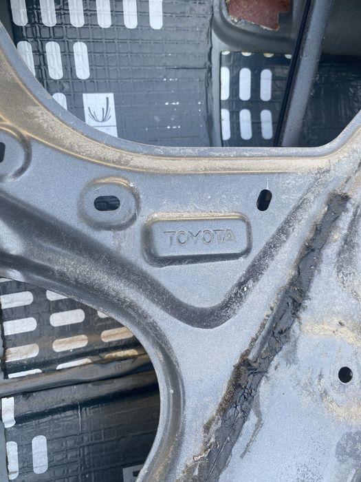 Продам дверь на prado 150