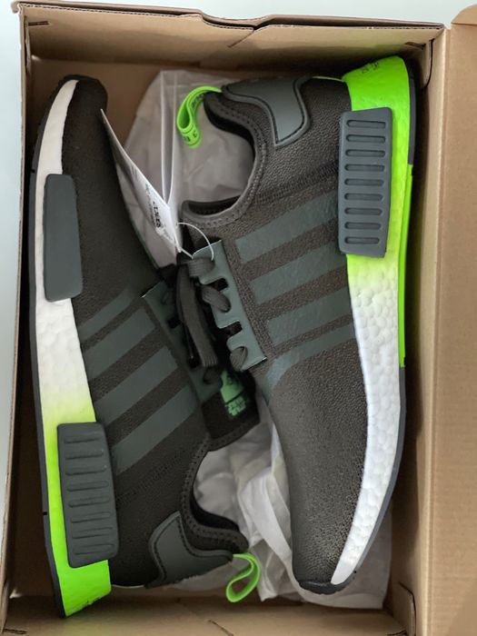 Маратонки АДИДАС NMD R1 - STAR WARS, YODA, нови в кутия номер 44