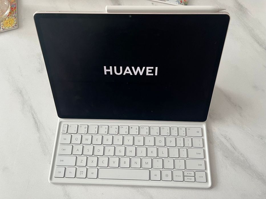 Tabletă Huawei MatePad 12 X + accesorii – ca nouă!