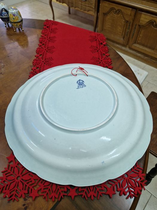 Огромна оригинална антикварна холандска порцеланова чиния за стена