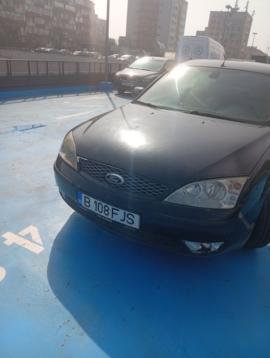 Vând pentru dezmembrări