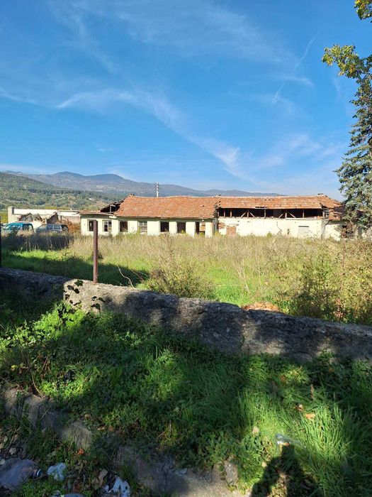 Продава се Промишлена сграда в с. Крупник, Област Благоевград - 2800 кв.м за 37 €/кв.м - Снимка #1