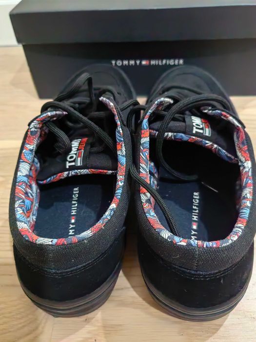 Tomy Hilfiger размер 42