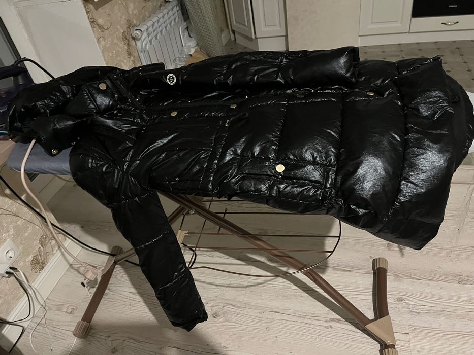 Продам пуховик Armani Exchange